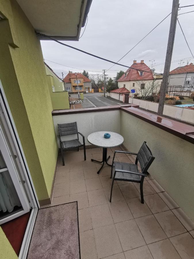 Pension Kiwi Mikulov Exterior foto
