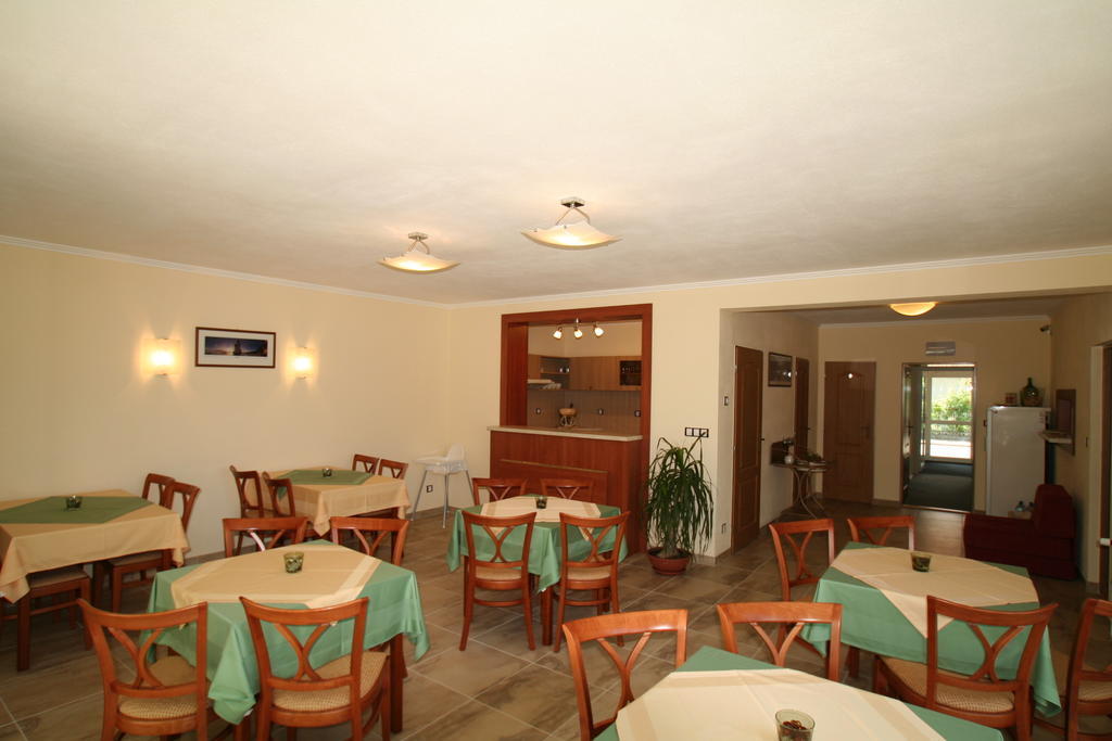Pension Kiwi Mikulov Exterior foto