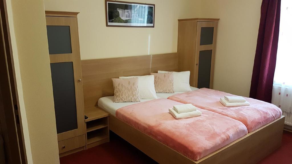 Pension Kiwi Mikulov Exterior foto